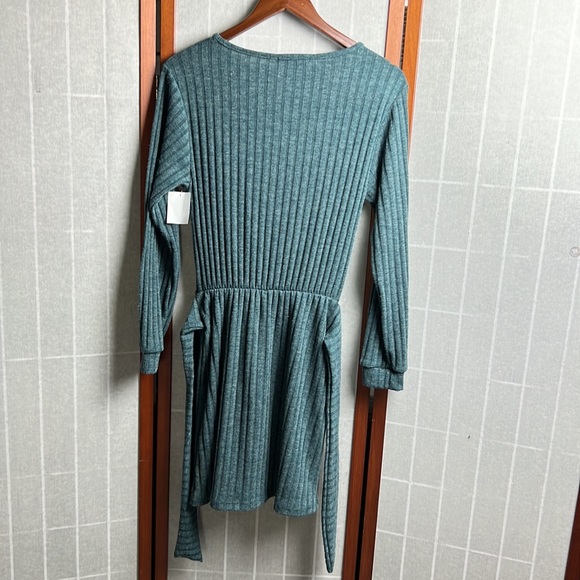 Fraiche By J Tie Front Long Sleeve Dress In Heather Green size S - Picture 5 of 8